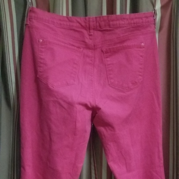 Jeans. Womens. - Picture 6 of 7